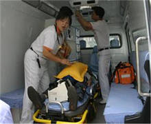 桂林长途救护车出租电话 专业接送瘫痪病人服务车